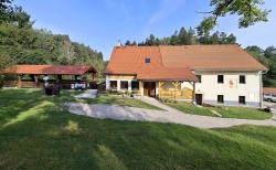 Penzion a restaurace MLÝN U DUBU<br/>příjemné ubytování<br/>nejen pro rodiny s dětmi Novohradské hory